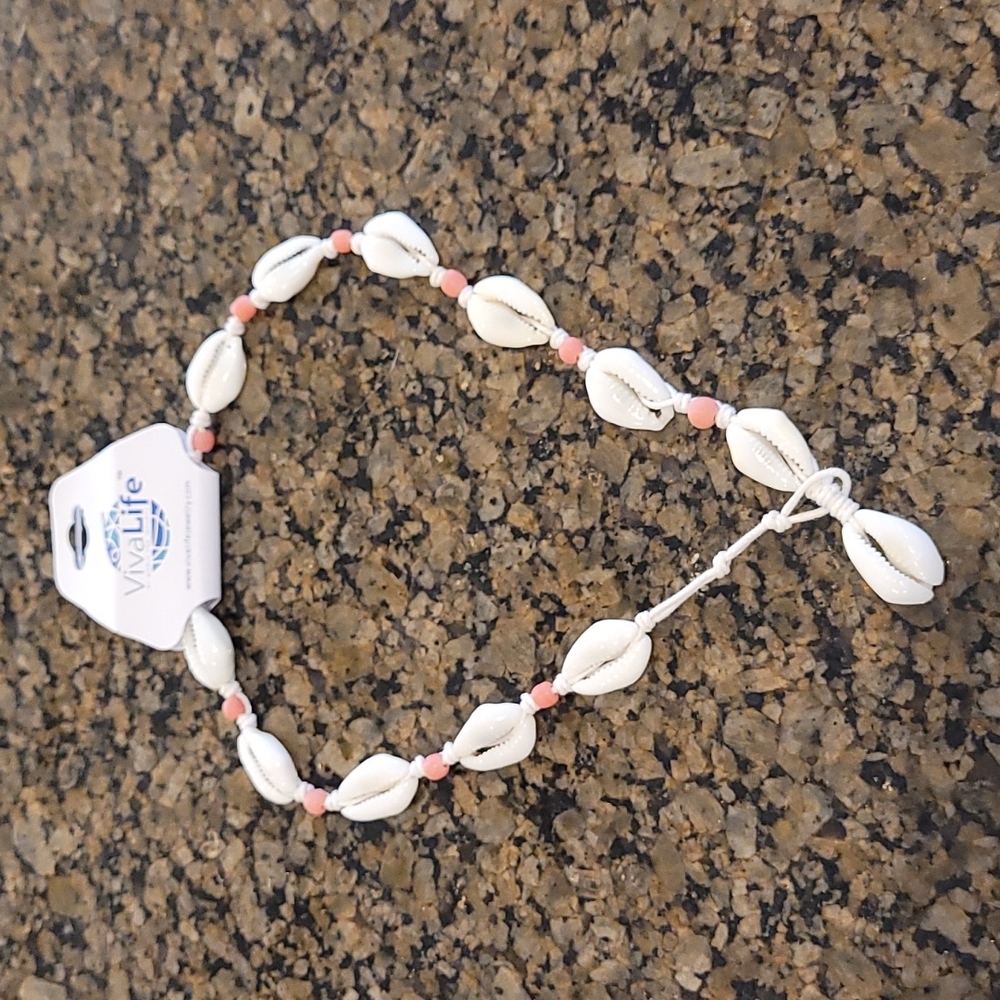 Viva Life adjustable pink & white shell necklace